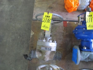 LOT (2) VALVES, GATE TYPE, 3" SIZE, 150 LB, 285 LB/100 DEGREE F RATING, CARBON STL MATERIAL, BUTT WELD CONNECTIONS, SA216 GRADE WCB SPECIFICATION, BOLTED BONNET STYLE, HARD FACED SEAT TRIM, HANDWHEEL OPERATOR. RISING STEM, PART # 5202WE (W-51) LOADING & HANDLING FEE $15-